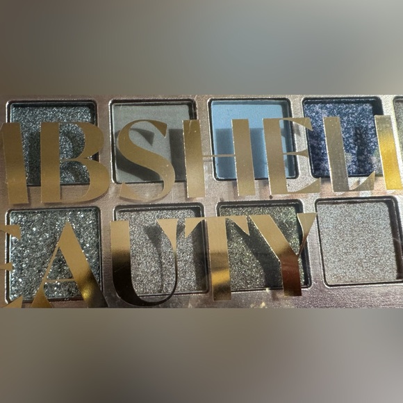 Paris Hilton Bombshell Beauty 54-Piece Ultimate Face & Eye Palette - Picture 6 of 11